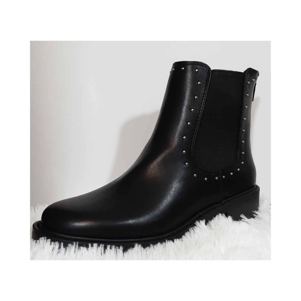 Women's Campbell Double Gore Studded Chelsea Boots